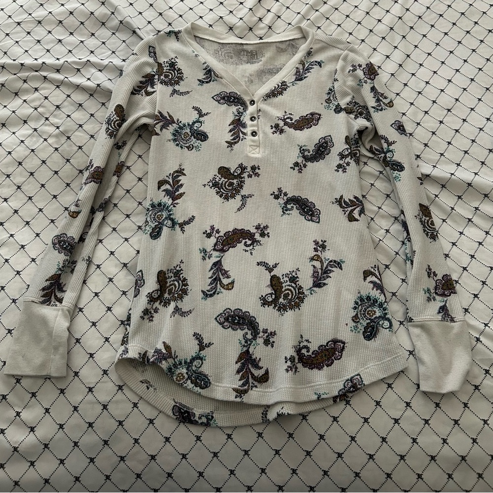 Time and Tru Cream Floral Henley Blouse